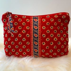 Vera Bradley Quilted Bag with zipper red & blue flower/blue floral interior